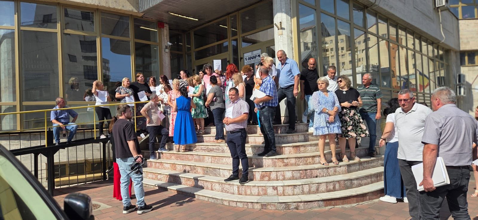 A doua zi de proteste la Finanțe