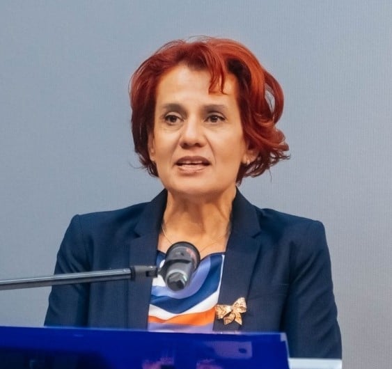 Cu cine a fost surprinsă Ioana Dogioiu. S-a pupat cu el