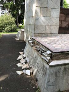 Monumentul Osta&#537;ului Rom&acirc;n, ca vai de el