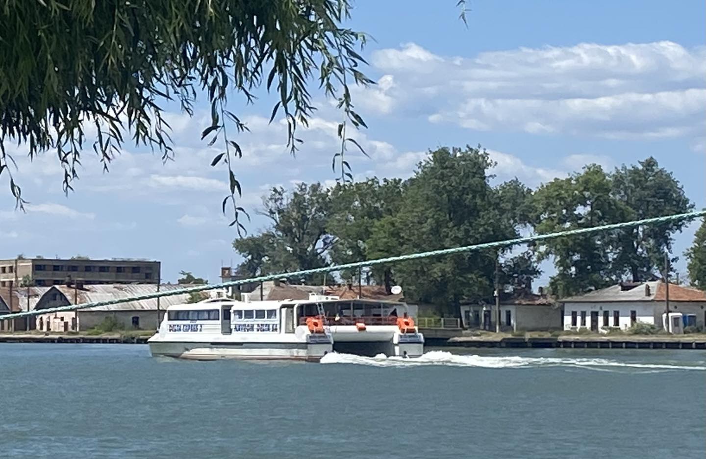 Tulcenii riscă izolarea în Delta Dunării