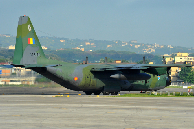 Au bătut palma pentru aeronavele C-130 Hercules operate de români