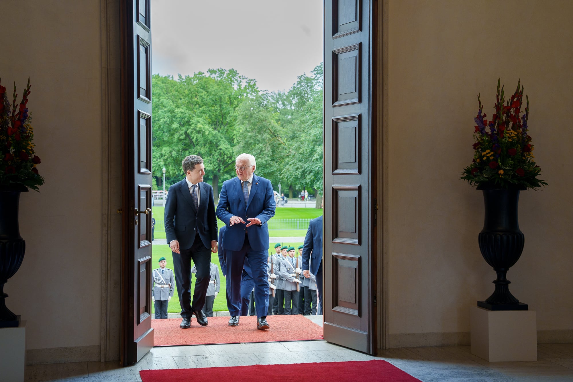 Momentul cu Nicușor Dan în Germania care a stârnit milă (video)