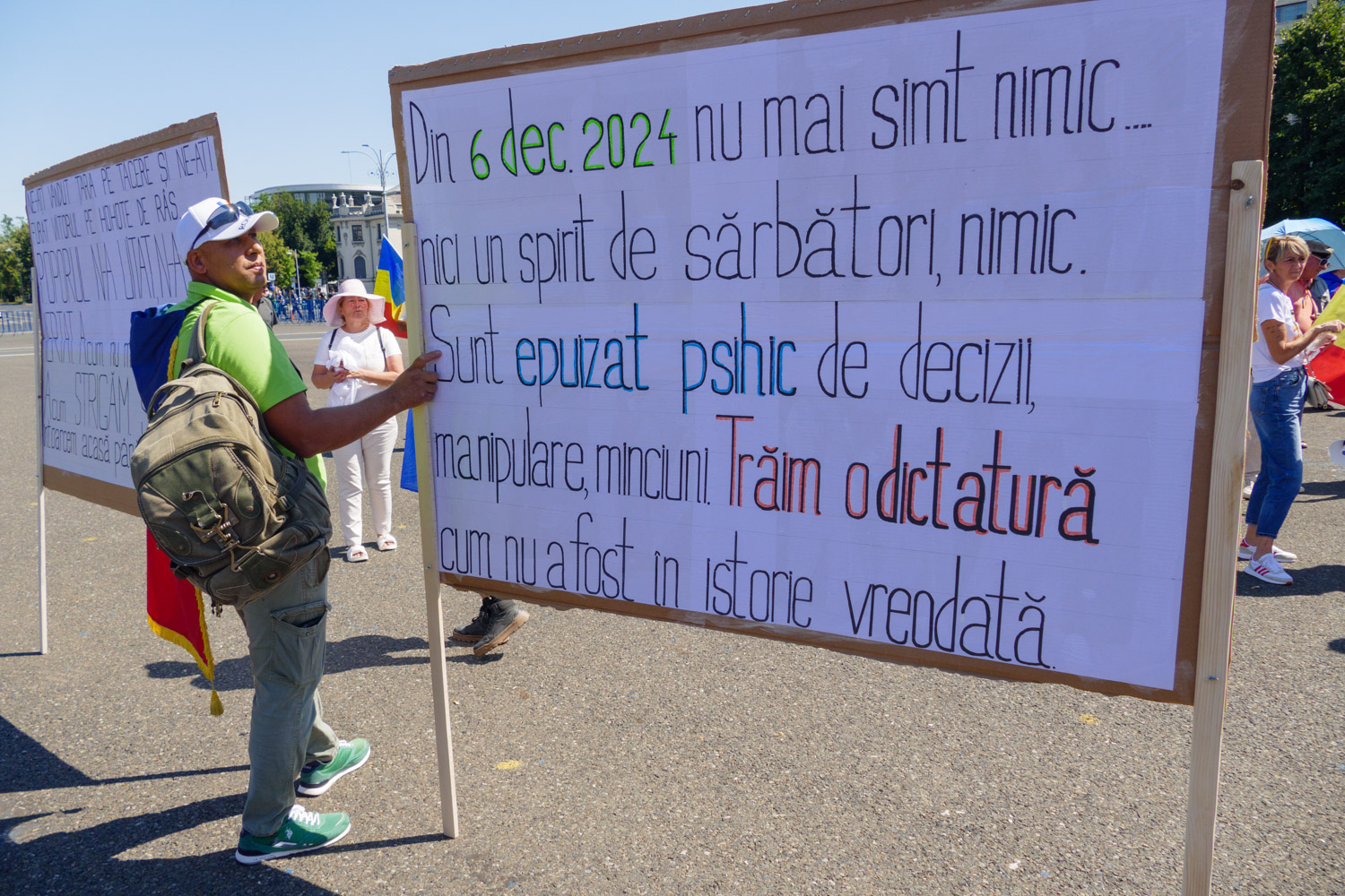 Avem noi imagini cu protestatarii din Piața Victoriei