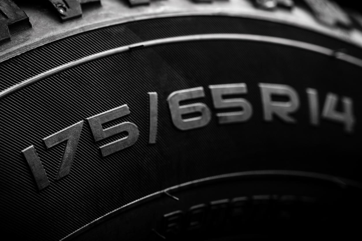 Patru lucruri pe care să le știți atunci când alegeți anvelopele