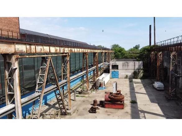 Se vinde platforma industrială Titan Mașini Grele