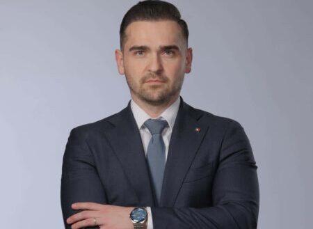 Consilier general AUR. ”În loc să-i aducem acasă pe românii, plătim din bani publici integrarea migranților”