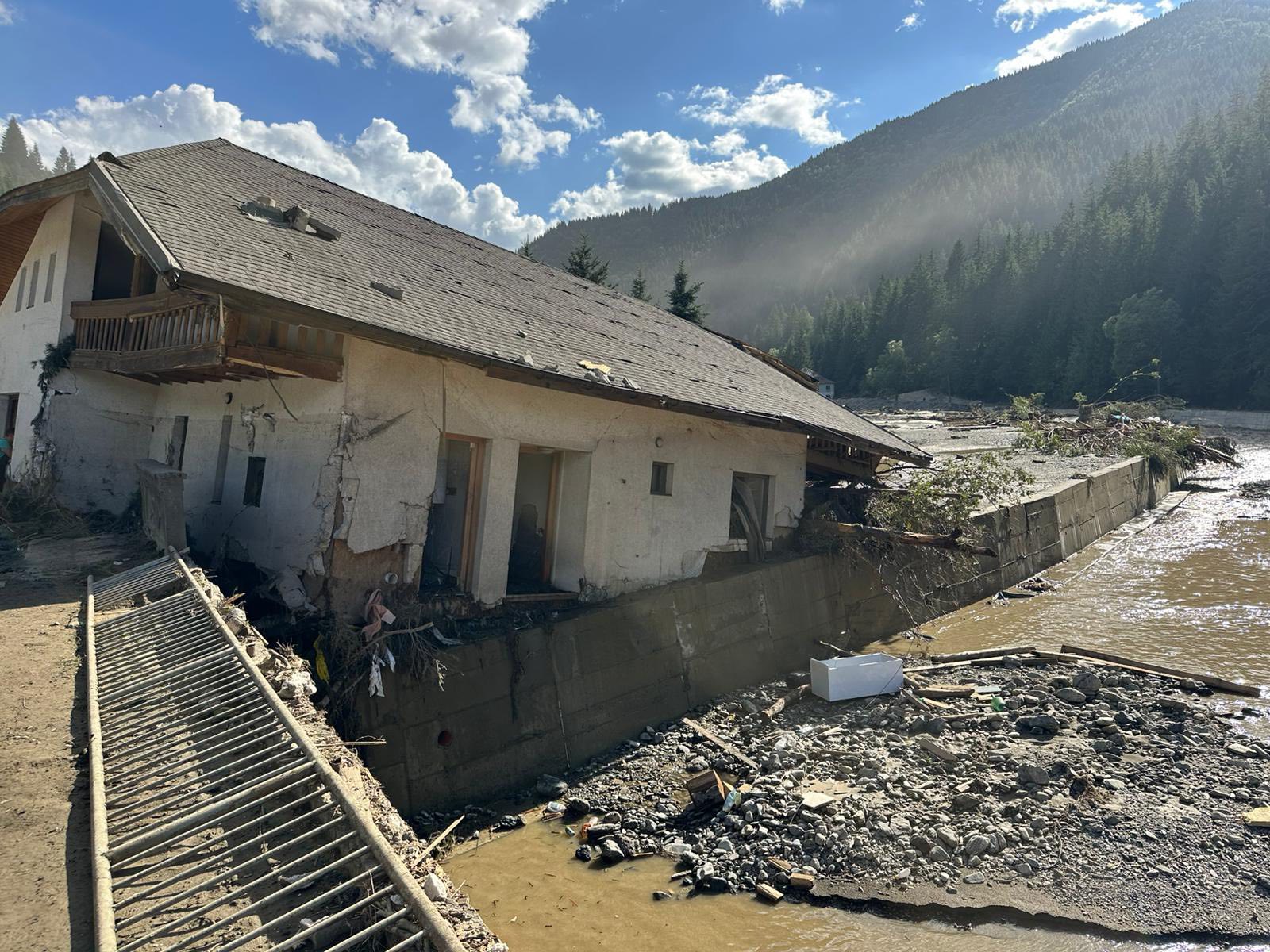 România activează mecanisme europene de ajutor pentru zonele inundate