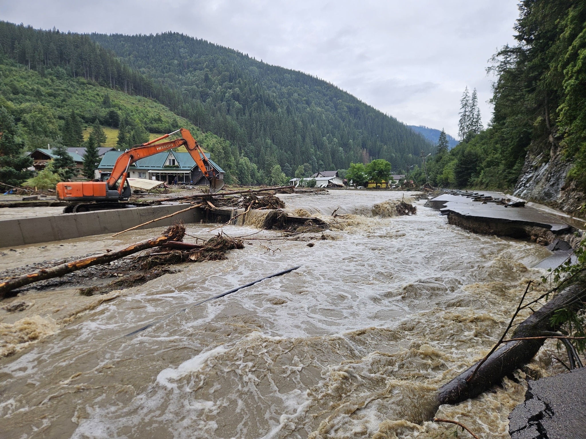 Localitățile inundate, vizate de un nou pericol