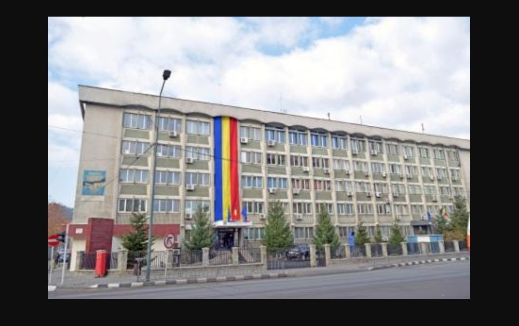 De excepție: Percheziții în sediul IPJ (video)