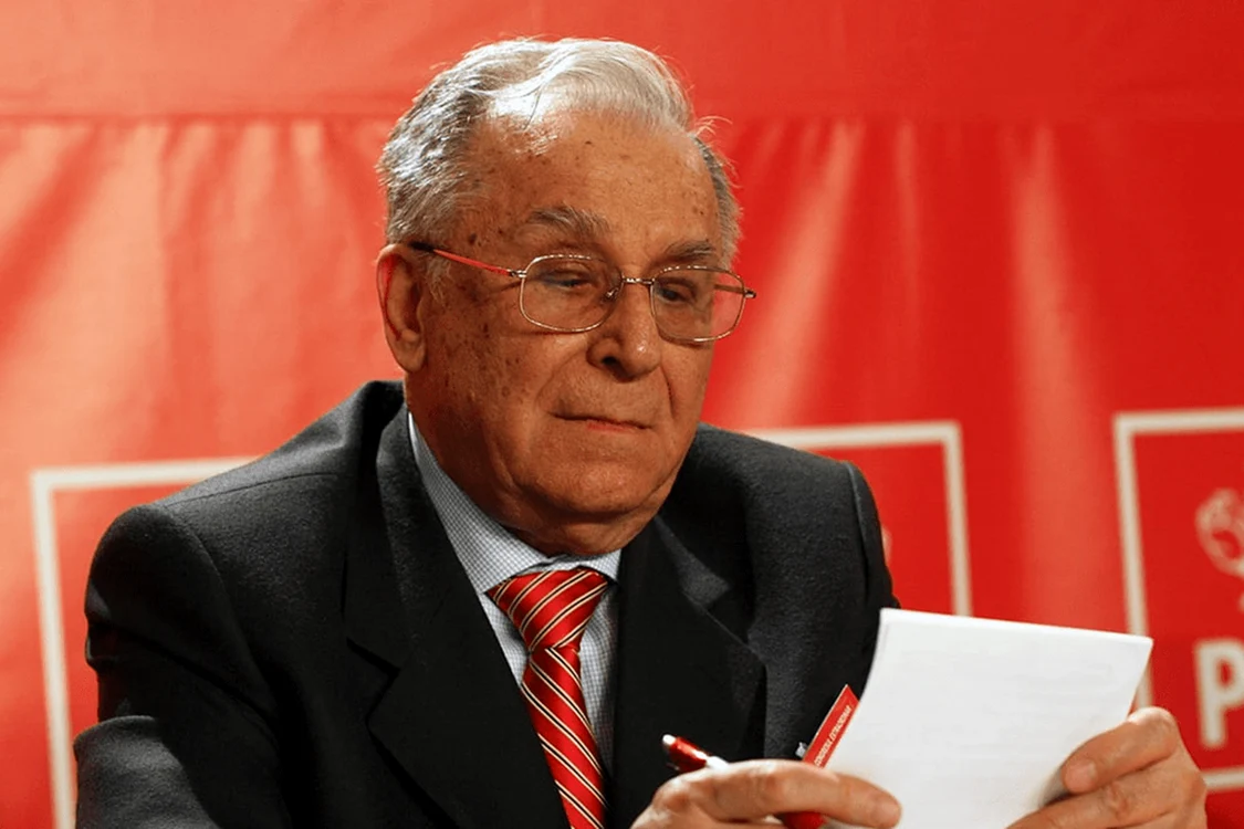 Dumnezeu să-l ierte!