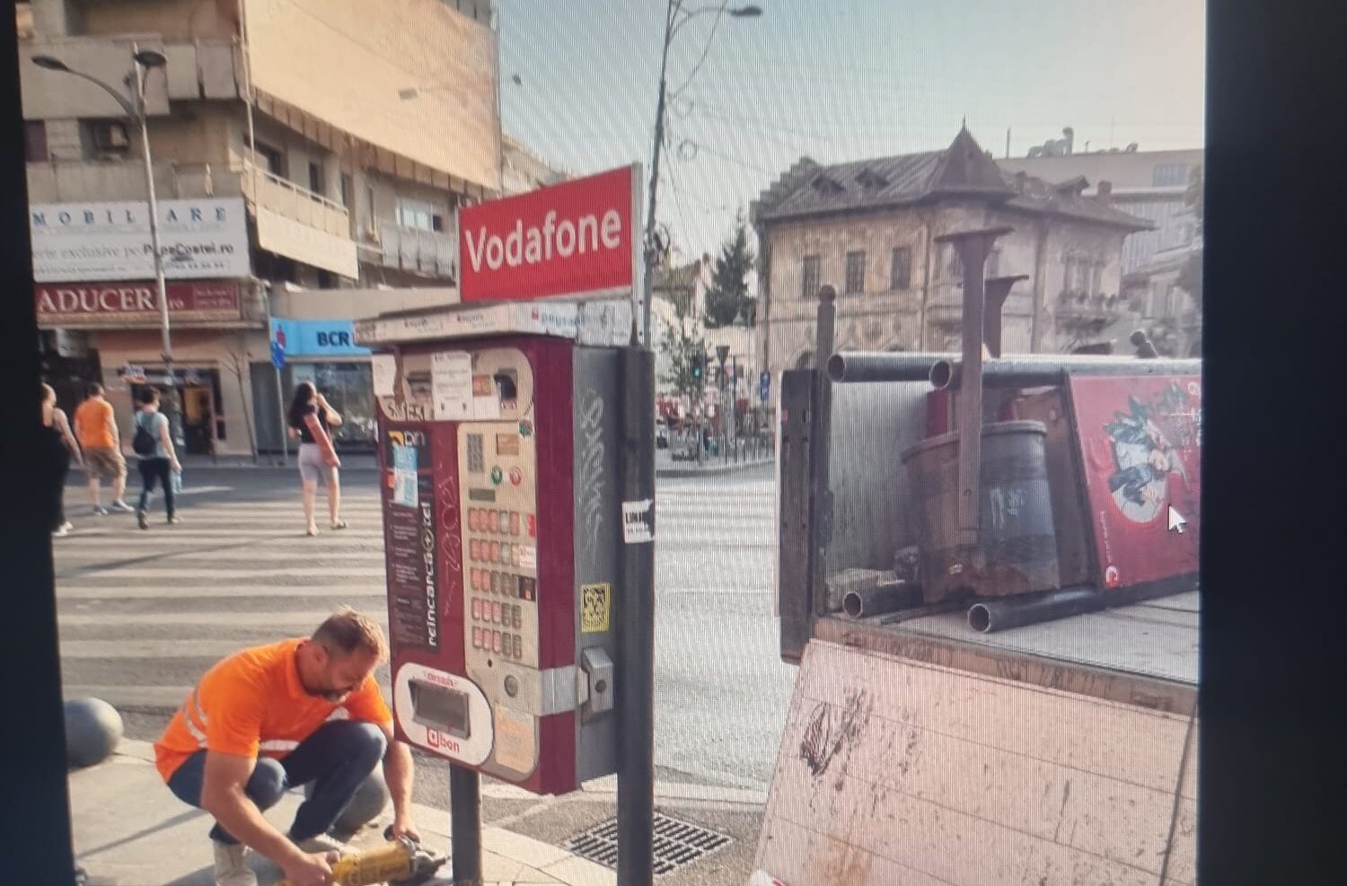 Municipalitatea demolează infochioșcurile