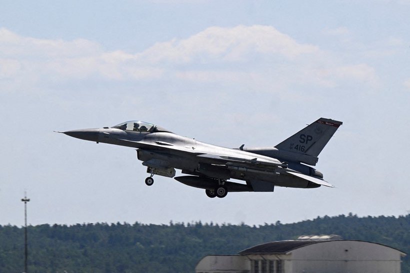 România a mai primit trei avioane F-16. Ce va face cu ele?