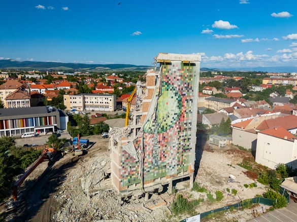 Hotelul Bodoc s-a demolat, problemele s-au agravat