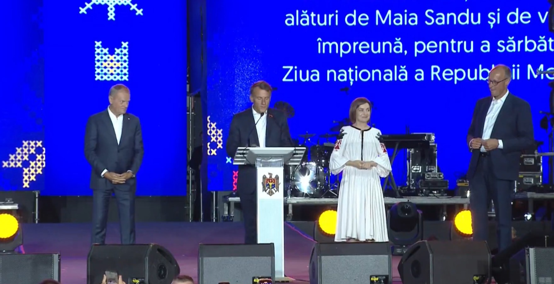 Macron și Tusk, mesaje în română pentru moldoveni