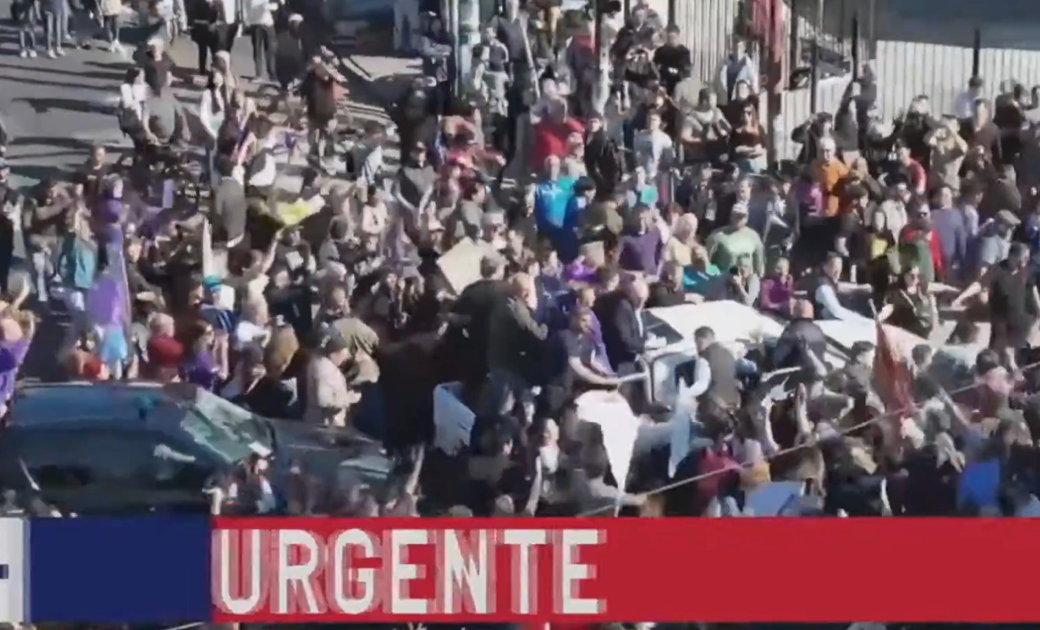 Președintele, atacat cu pietre