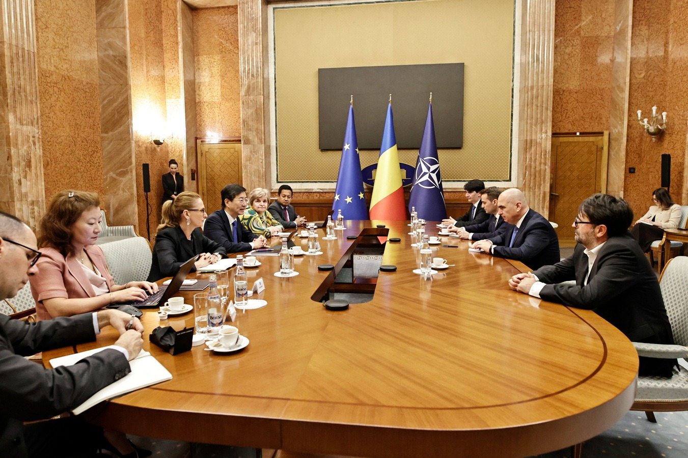 Bolojan, discuţie cu oficialii FMI. Ce spune Guvernul