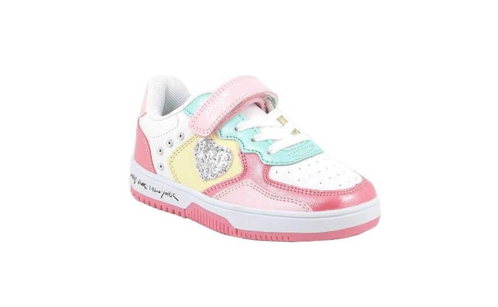 Cum să aduci veselie în ținuta zilnică a fetiței tale