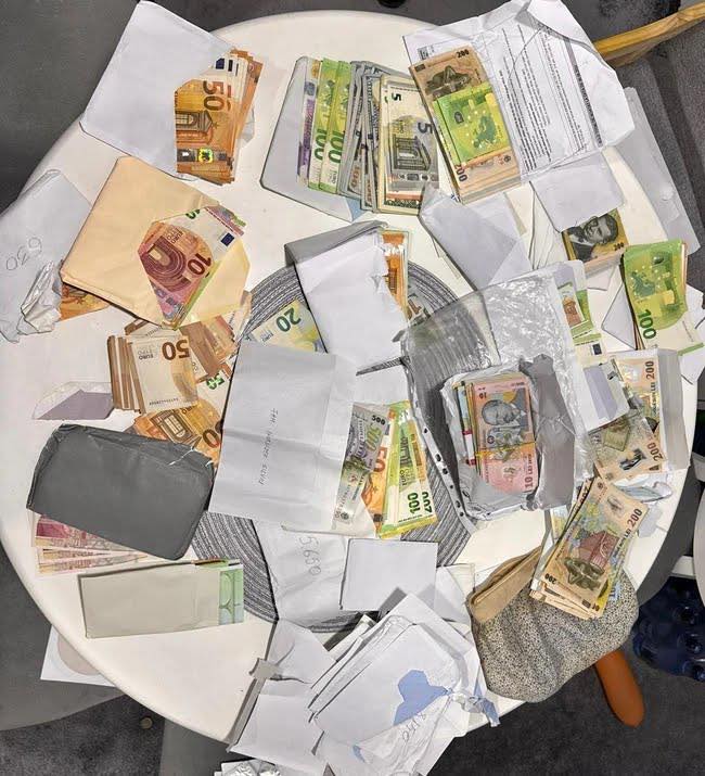 Manager de spital reținut pentru luare de mită