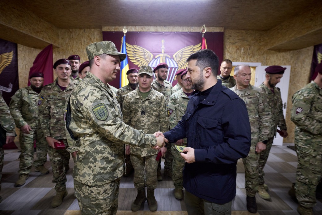 Zelenski, vizită pe frontul din Donețk