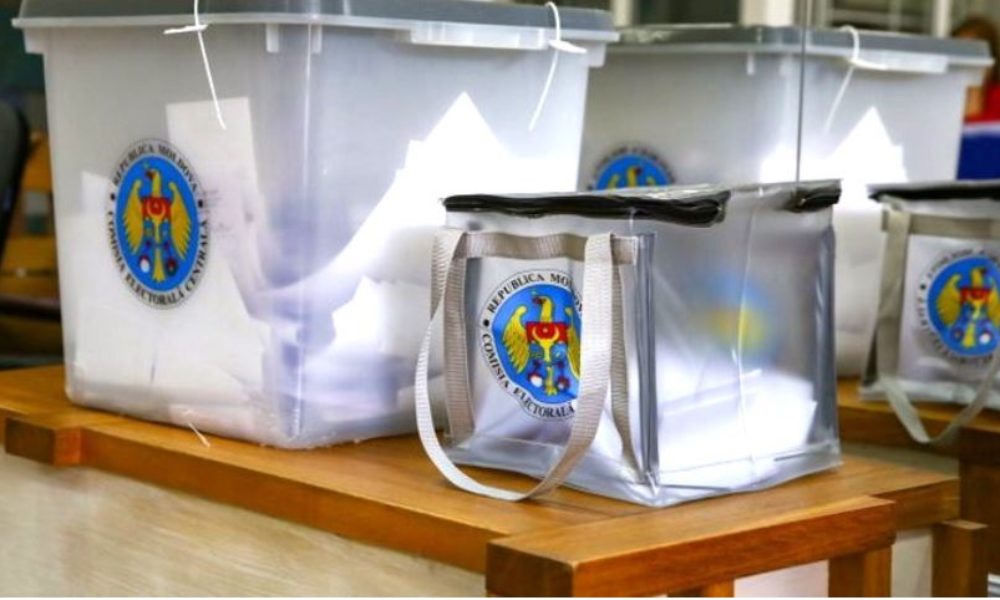 Urnele au fost închise. Primele rezultate din Republica Moldova