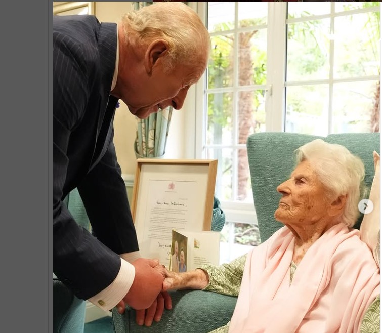 Cea mai în vârstă persoană din lume, vizitată de Charles