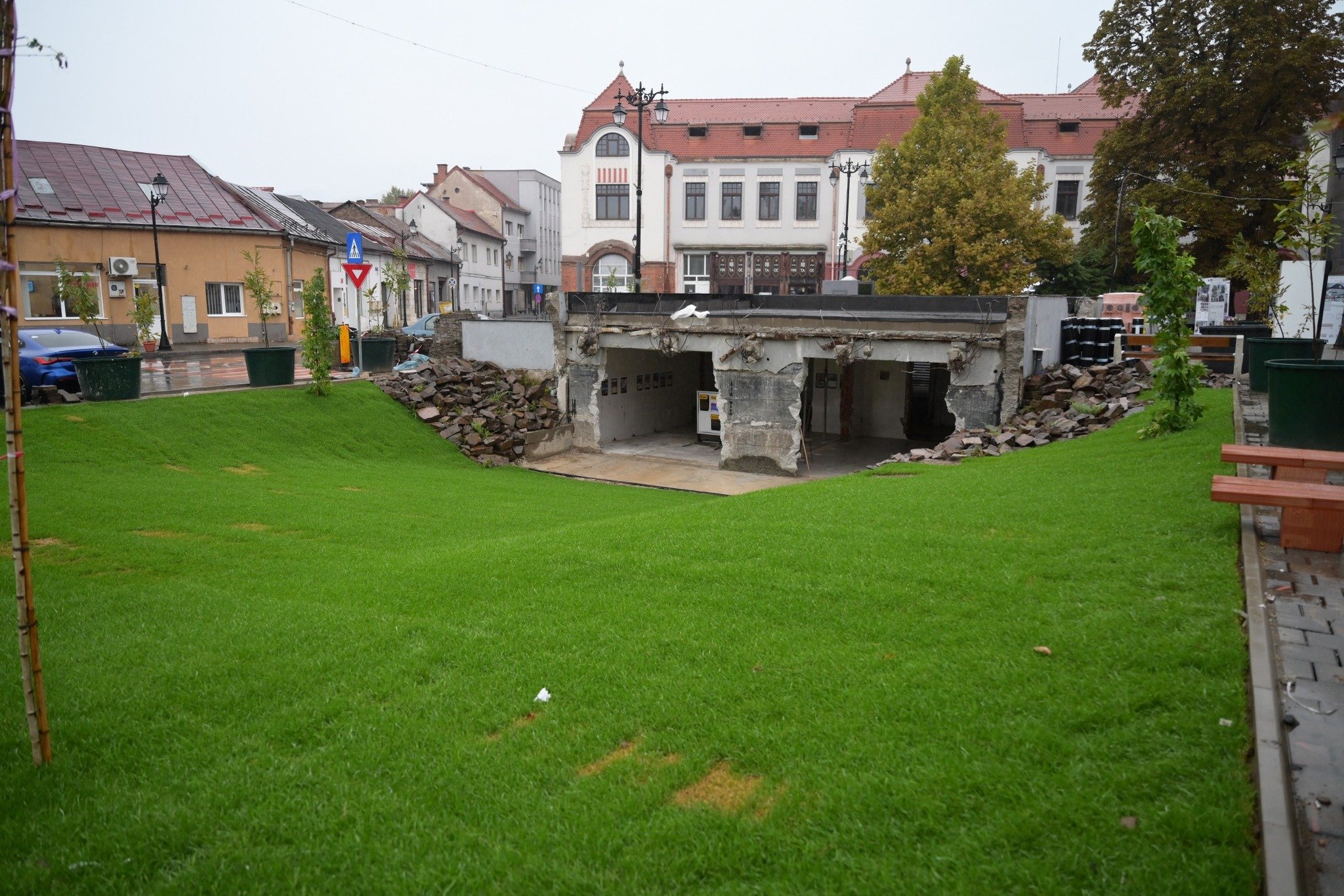 Expoziție în toaleta publică