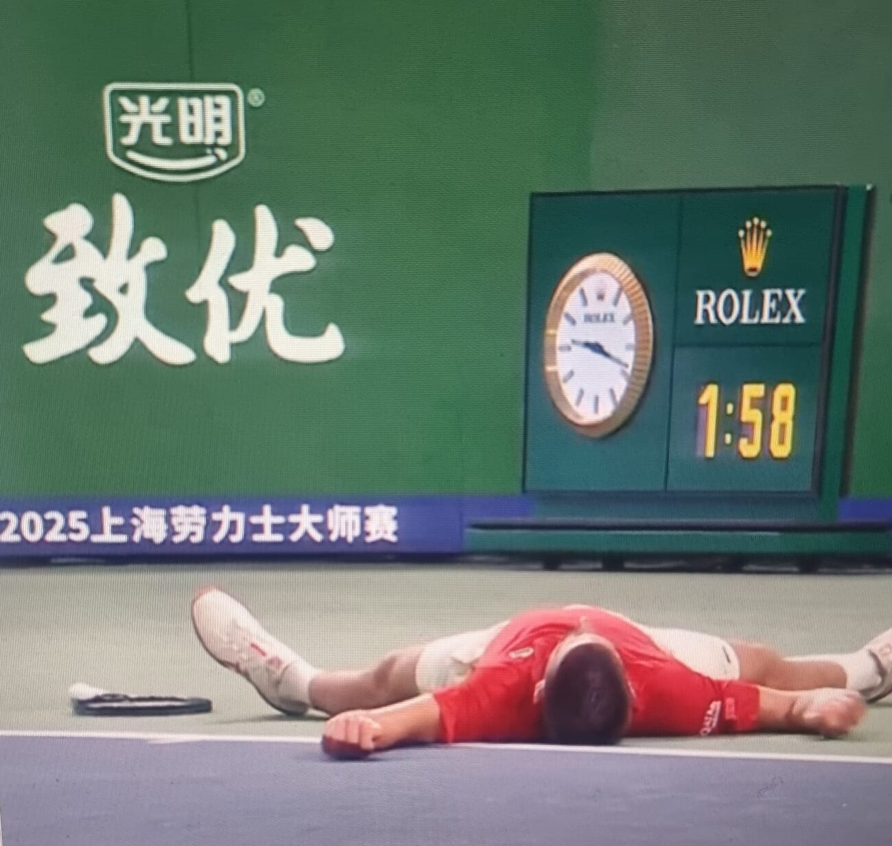 Djokovici s-a prăbuşit pe teren în timpul meciului