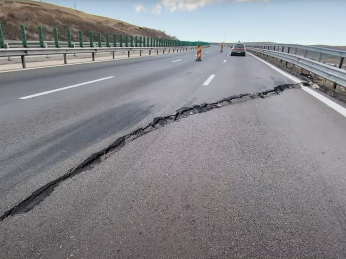 O porțiune din autostrada A10 s-a surpat – VIDEO