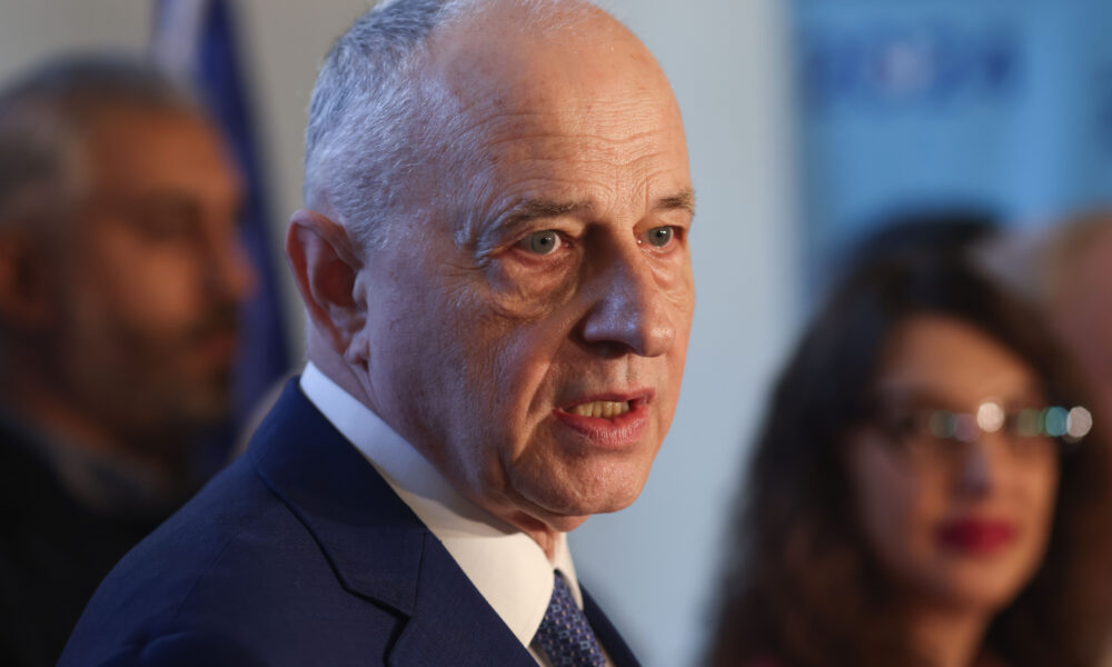 Geoană se bagă în poză după plecarea trupelor SUA