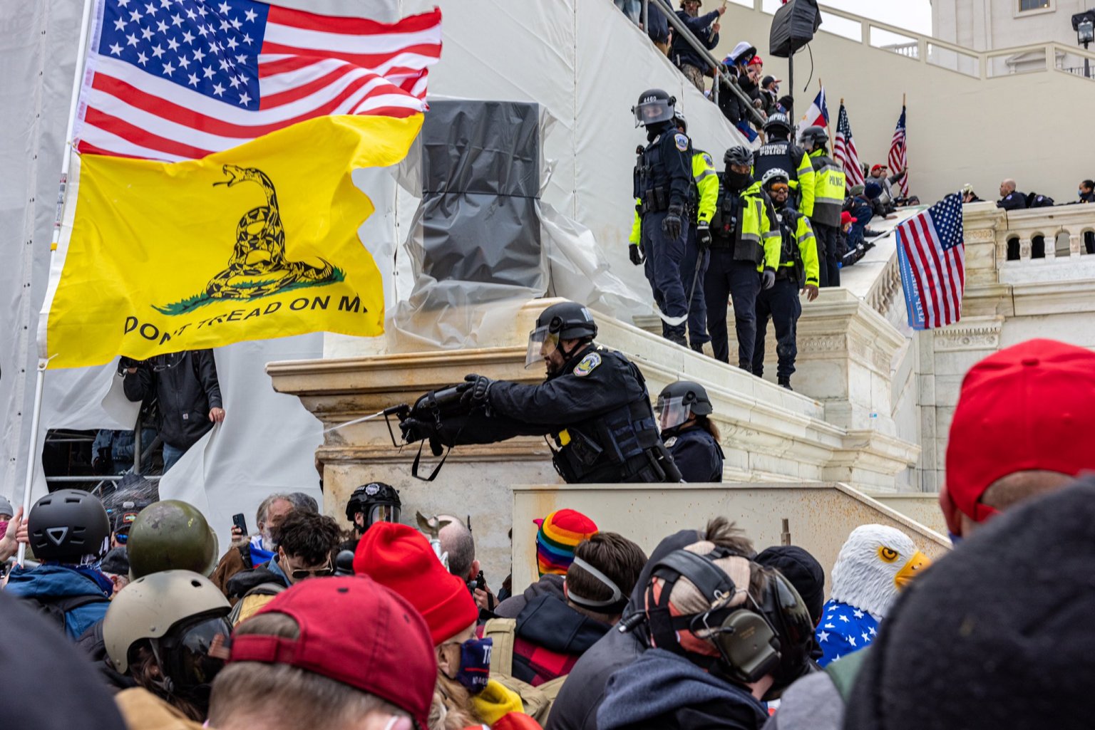 ”Insurecția” agenților sub acoperire și a informatorilor  