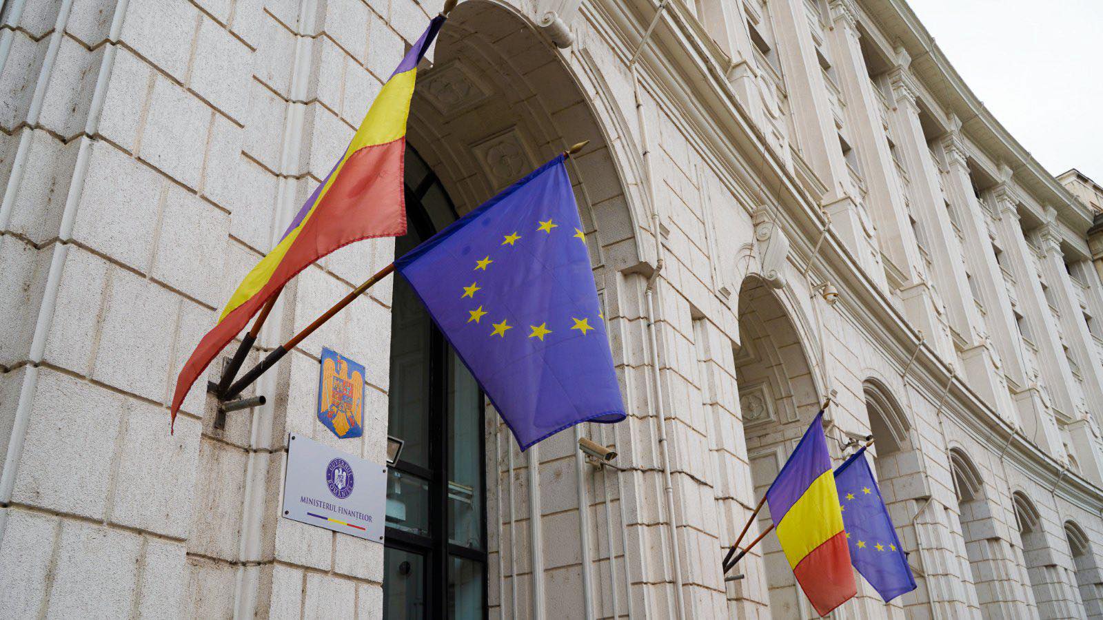 Primăriile și consiliile județene pot cere împrumuturi de la stat până la finalul anului 2025