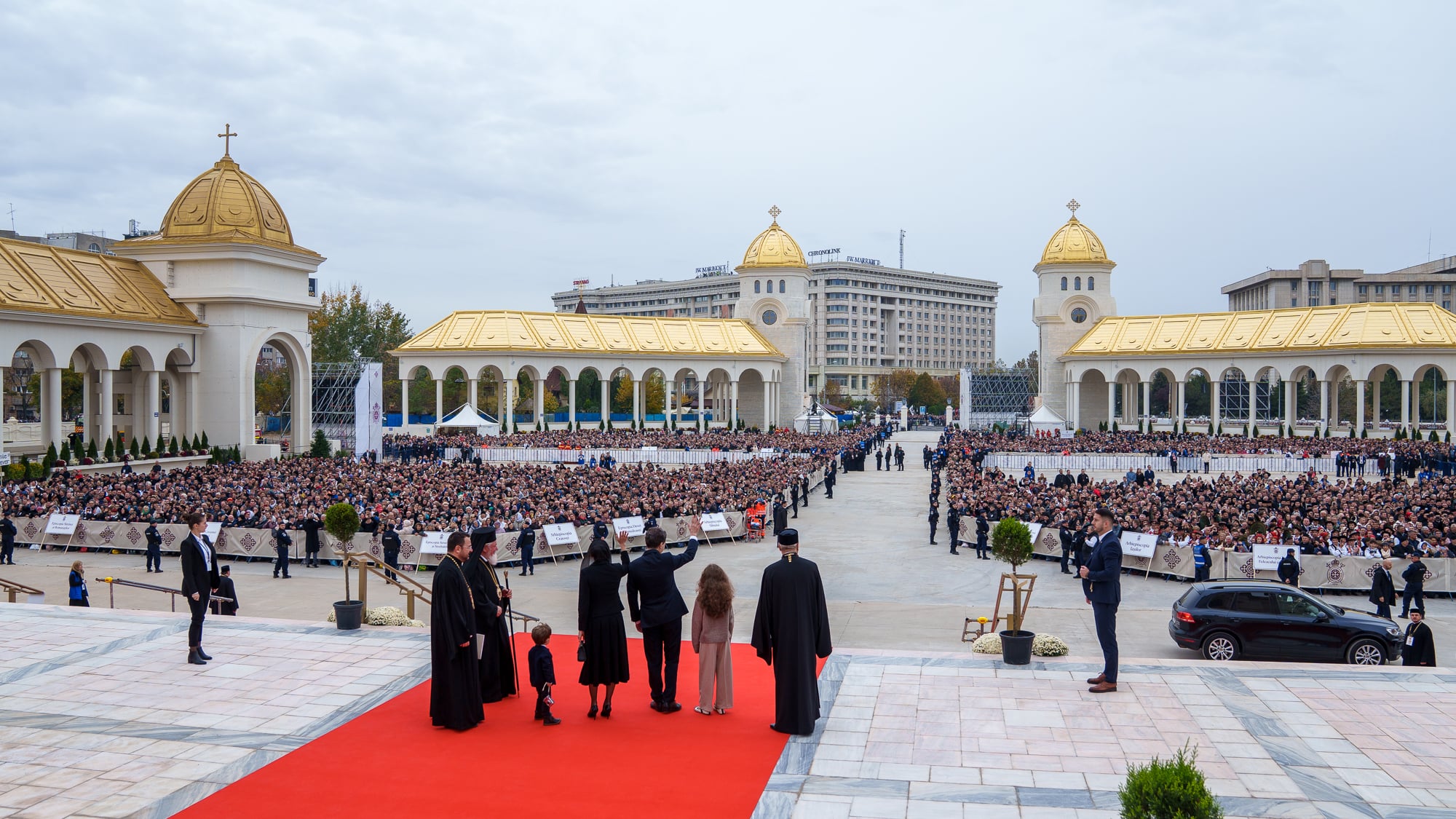 SONDAJ Valorile umane ale românilor. Moralitatea, dependentă de credință