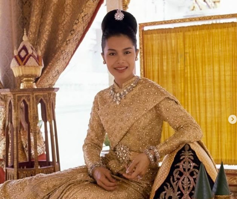 A murit „Jackie Kennedy a Asiei”