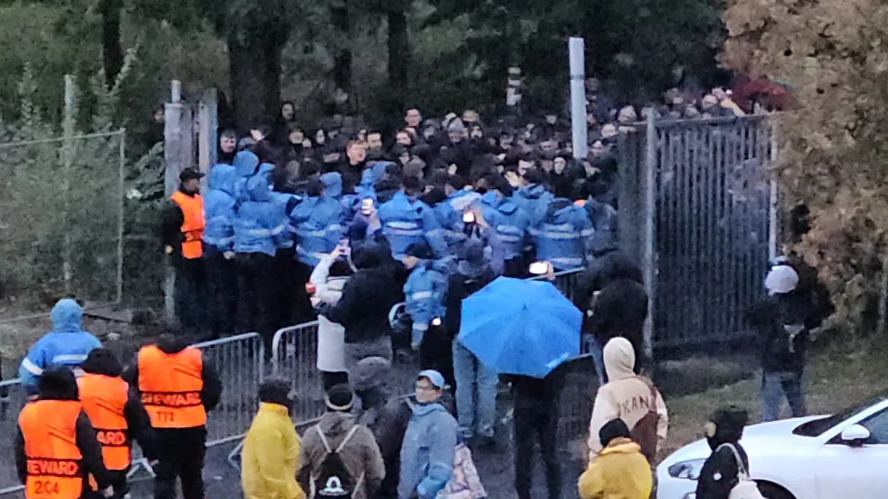 Incredibil, fanii elvețieni se bat cu jandarmii la Arena Națională!