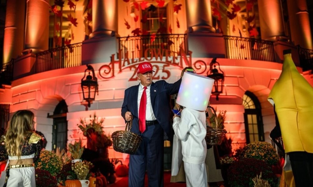Spider-Man și Captain America, la petrecerea de Halloween pe care Donald Trump a organizat-o la Casa Albă