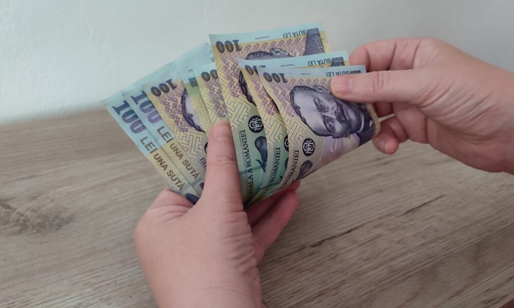 Mărire de salariu în 2026. Cum să ceri mai mulți bani fără să-ți deranjezi șeful