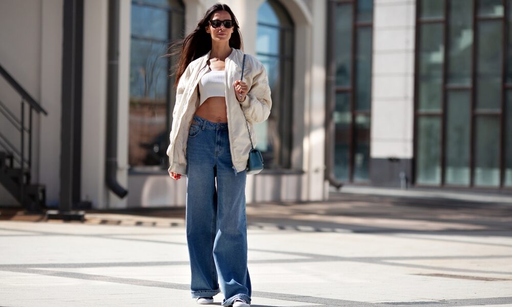 Pantofi sport de damă și jachete bomber: stil streetwear