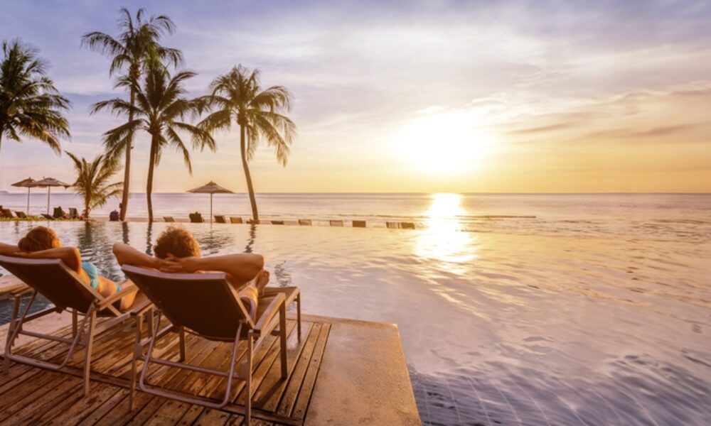 Vacanțe romantice cu Early Booking: cum să obții un hotel de 5* la preț de 4*?