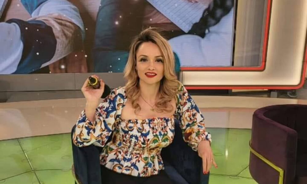 VIDEO O vedetă TV, rivala Dianei Șoșoacă, reținută împreună cu soțul după un scandal monstru