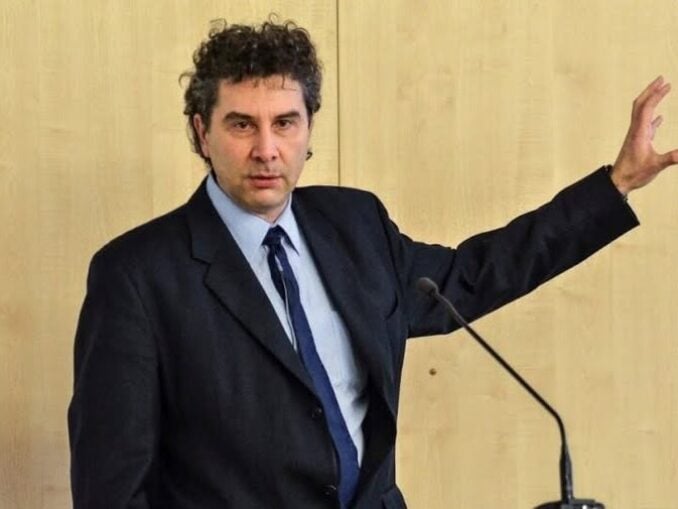 Un „orbanism soft”. Profesorul Corneliu Bjola critică strategia de apărare