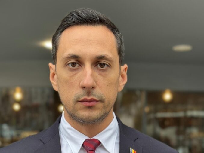 Cine este Vlad Gheorghe – bătut la protestele din 10 august, a părăsit USR cu scandal, i-a depus plângere penală lui Marcel Ciolacu – ALEGERI PRIMĂRIA CAPITALEI