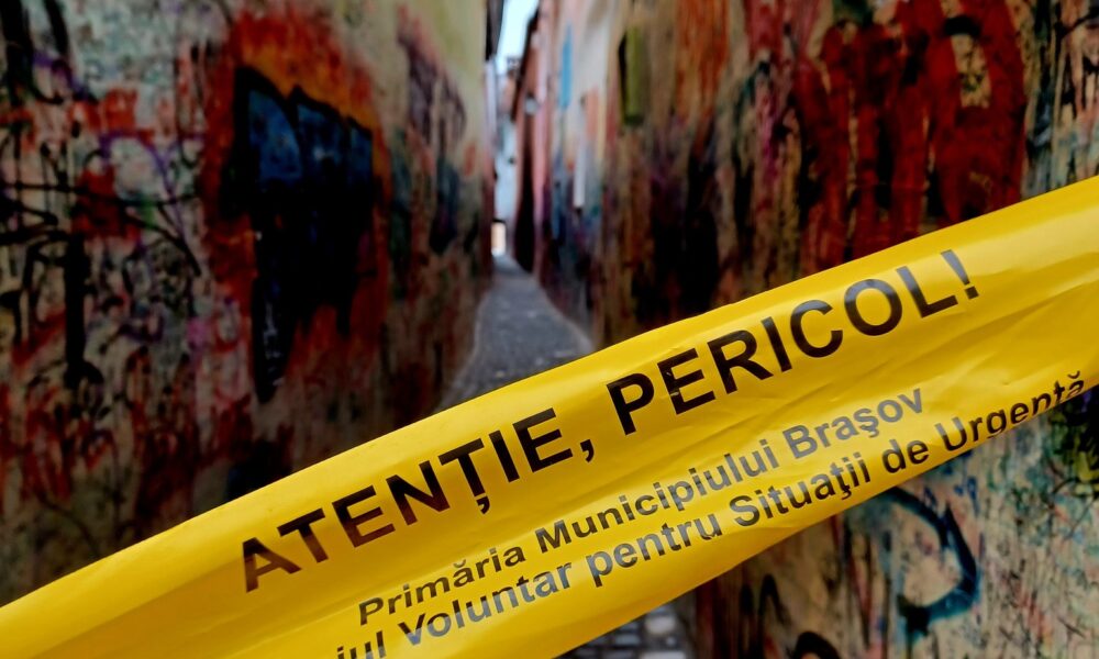 Pericol pe Strada Sforii. S-a închis de urgență