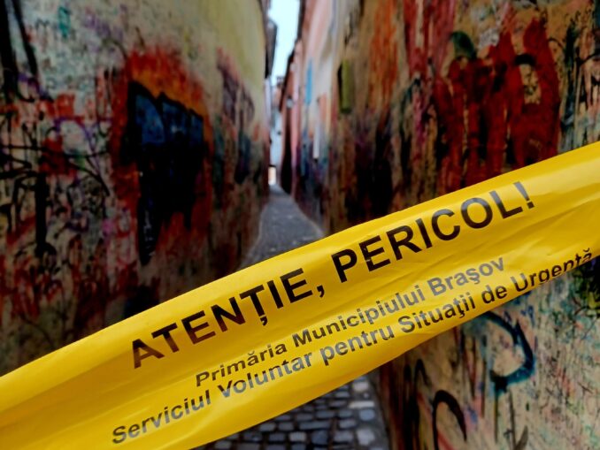 Pericol pe Strada Sforii. S-a închis de urgență