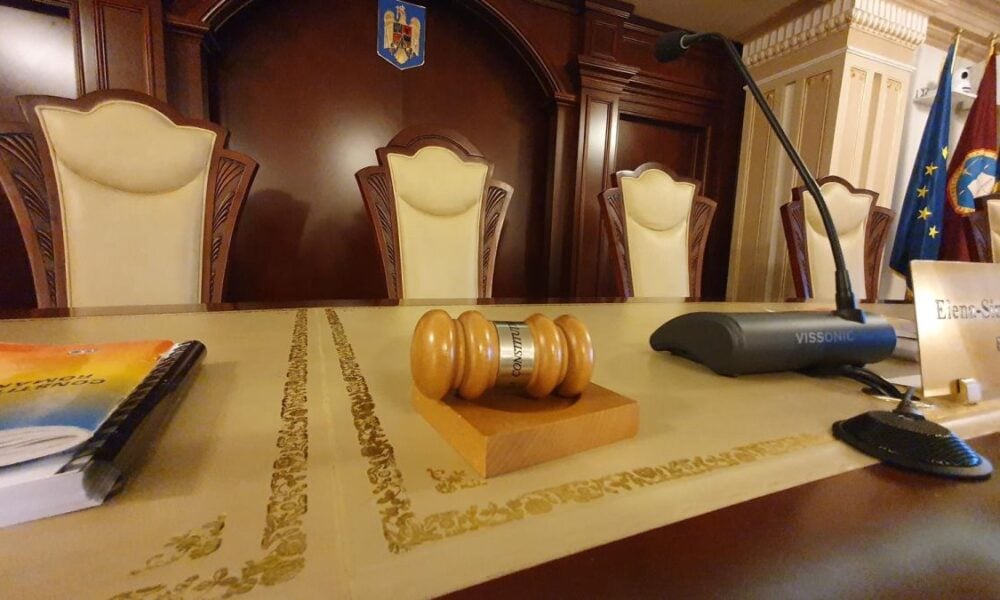 Câți bani putem retrage din Pilonul 2 de pensie. CCR amână decizia cu o săptămâna