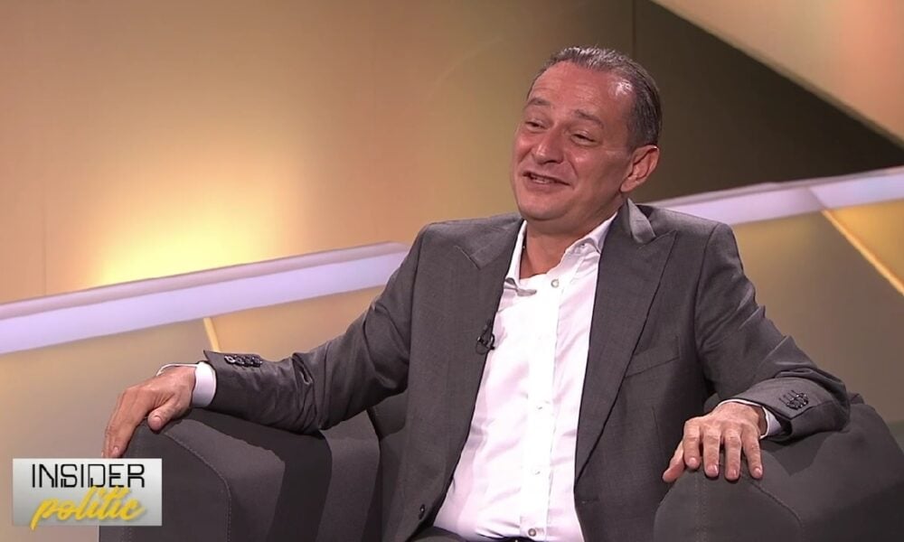 Daniel Băluță a recitat la TV din Paraziții: „Proștii par concepuți pe cale artificială”