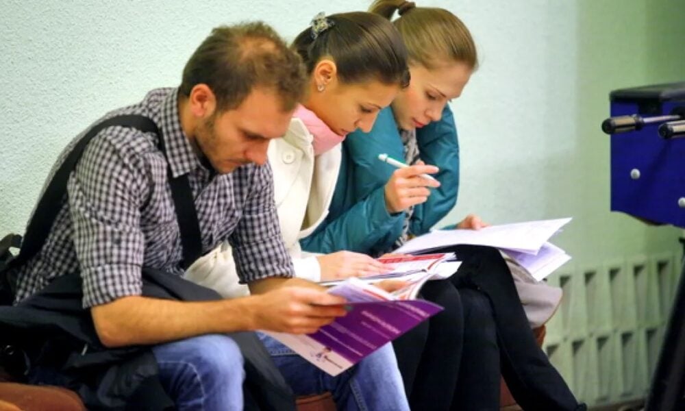 Intrăm în 2026 cu zeci de mii de locuri de muncă tăiate