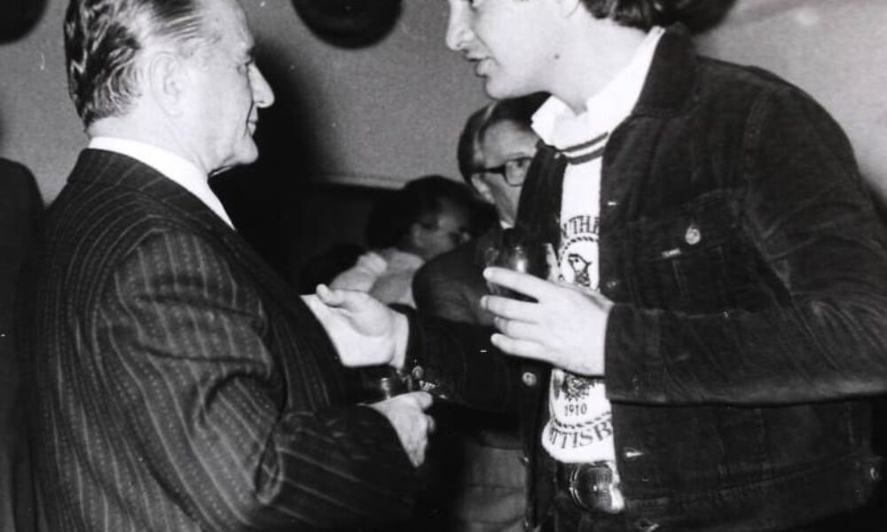 Sfatul unui oficial SUA pentru Pleșu și Dinescu: Îmbogățiți-vă rapid!