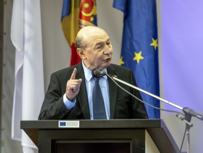 Băsescu, ferm convins că drona trebuia doborâtă: „O atitudine caraghioasă”