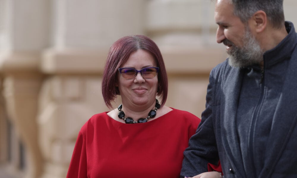 Cine este Oana Crețu: „Ciolacule, dă-ne voturile înapoi!” – ALEGERI PRIMĂRIA CAPITALEI