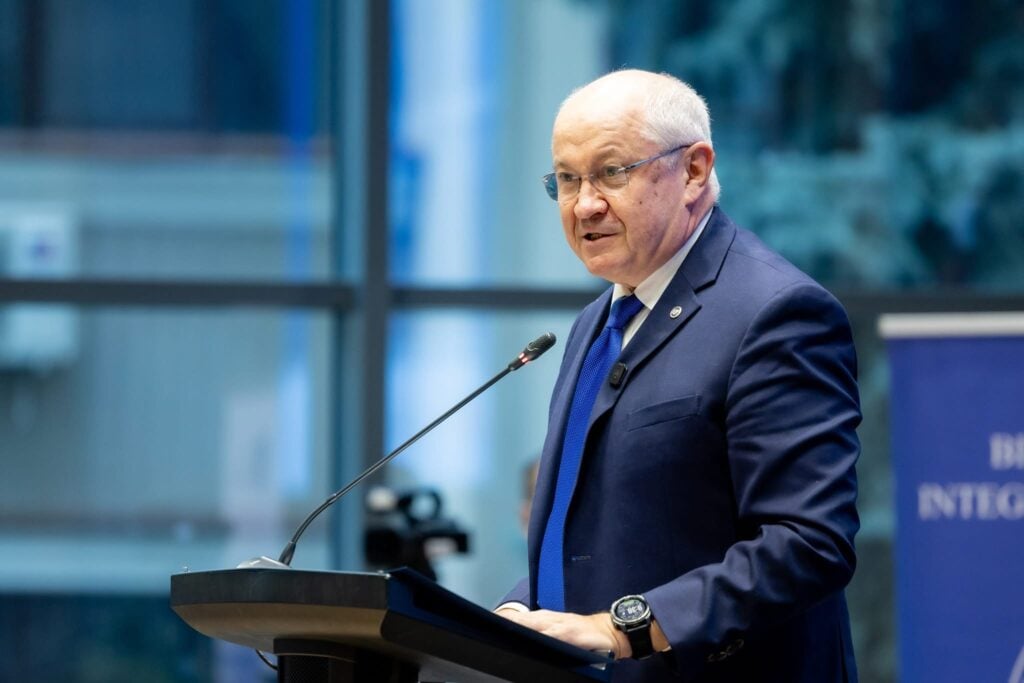 Demisia lui Munteanu ori când tehnocrația se izbește de zidul politic